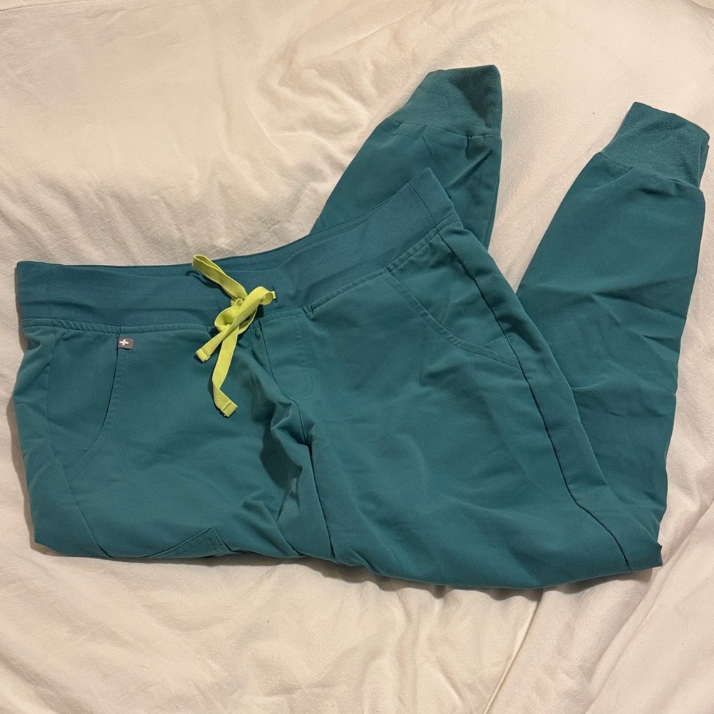 FIGS Zamora joggers scrub pants in Marine size MP